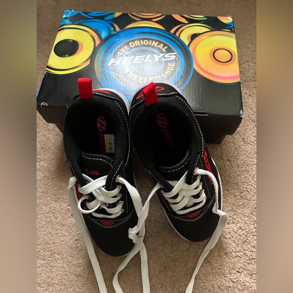 Heelys shoes -  black and red - size 3Y- new